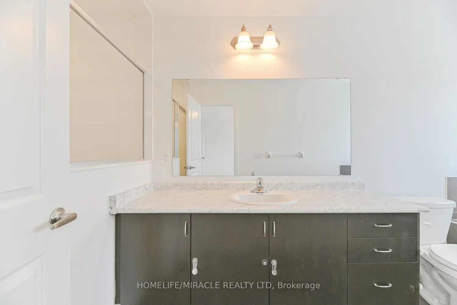 Additional image 12 of 4047 Maitland Street