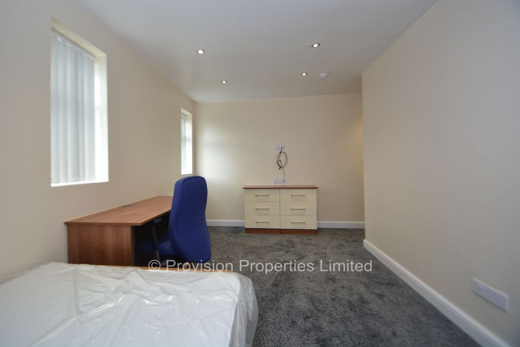 Additional image 16 of 8 bed semi-detached house to rentSt Michaels Villas, Headingley, Leeds LS6
