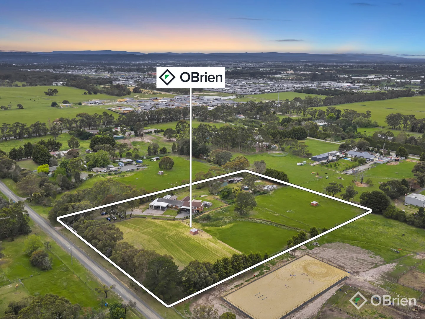 6 Kelly Road, Cranbourne South VIC 3977