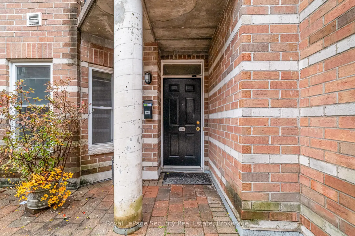 Additional image 5 of 760 Lawrence Avenue 137