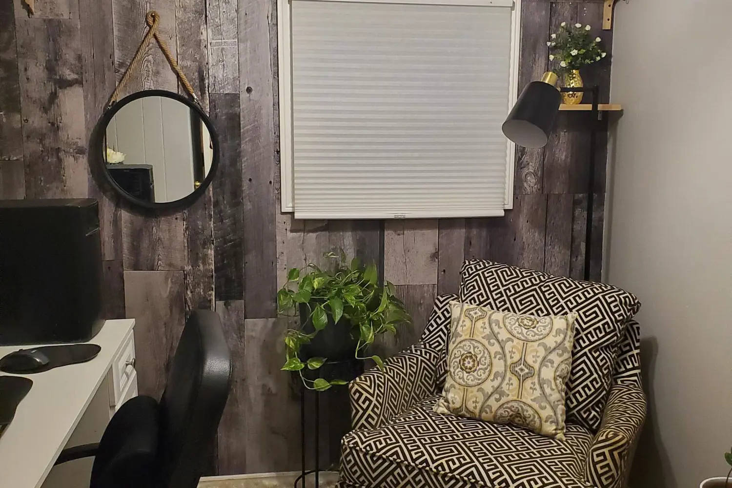 Additional image 8 of 9480 Longwoods Road 5