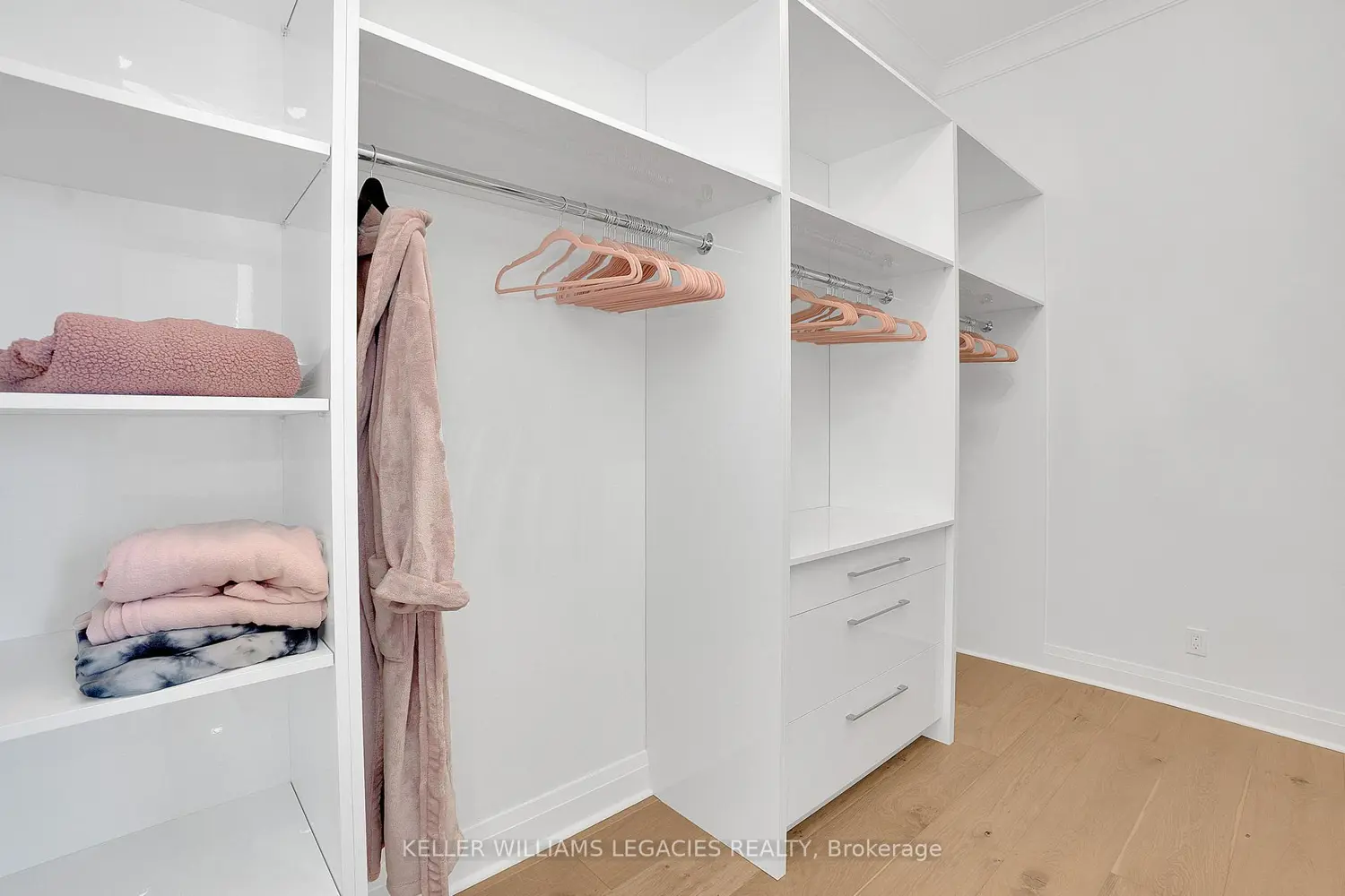 Additional image 12 of 223 Erb Street 1202