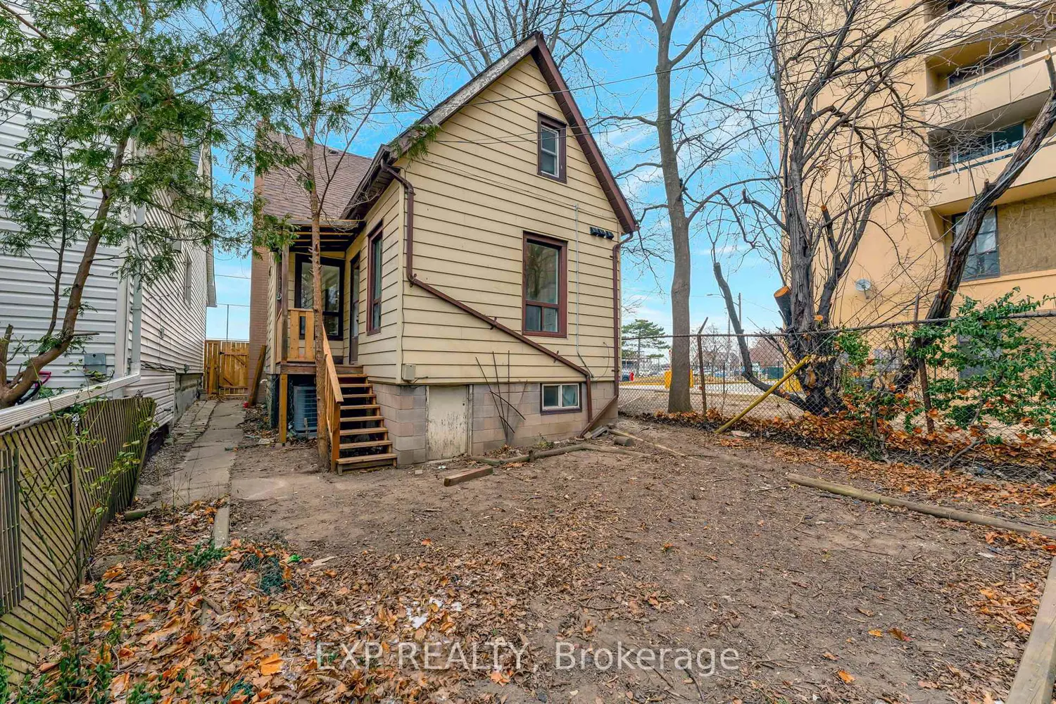 Additional image 13 of 142 Sanford Avenue