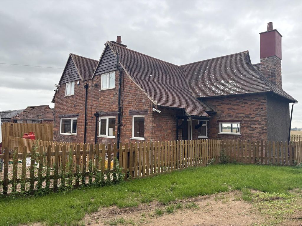 Additional image 2 of 3 bed detached house to rentStapleton Lane, Kirkby Mallory, Leicester LE9
