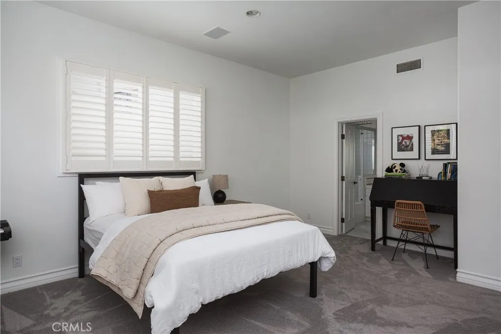 Additional image 89 of 212 Kings Pl, Newport Beach, CA 92663