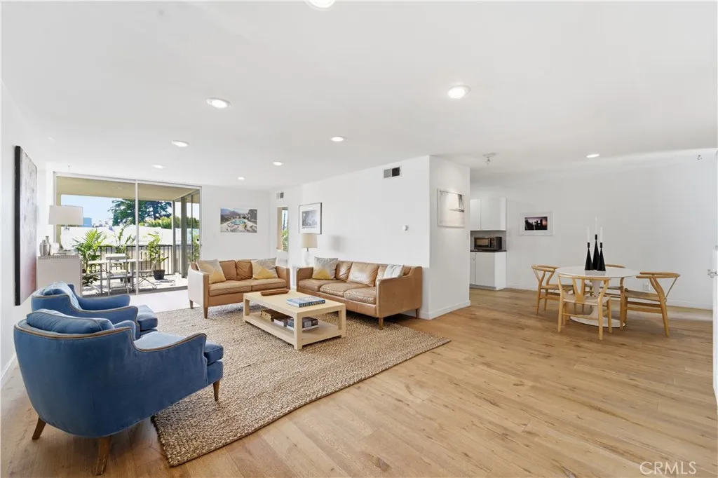 Additional image 2 of 1550 N Laurel Avenue Unit 201, Los Angeles, CA 90046