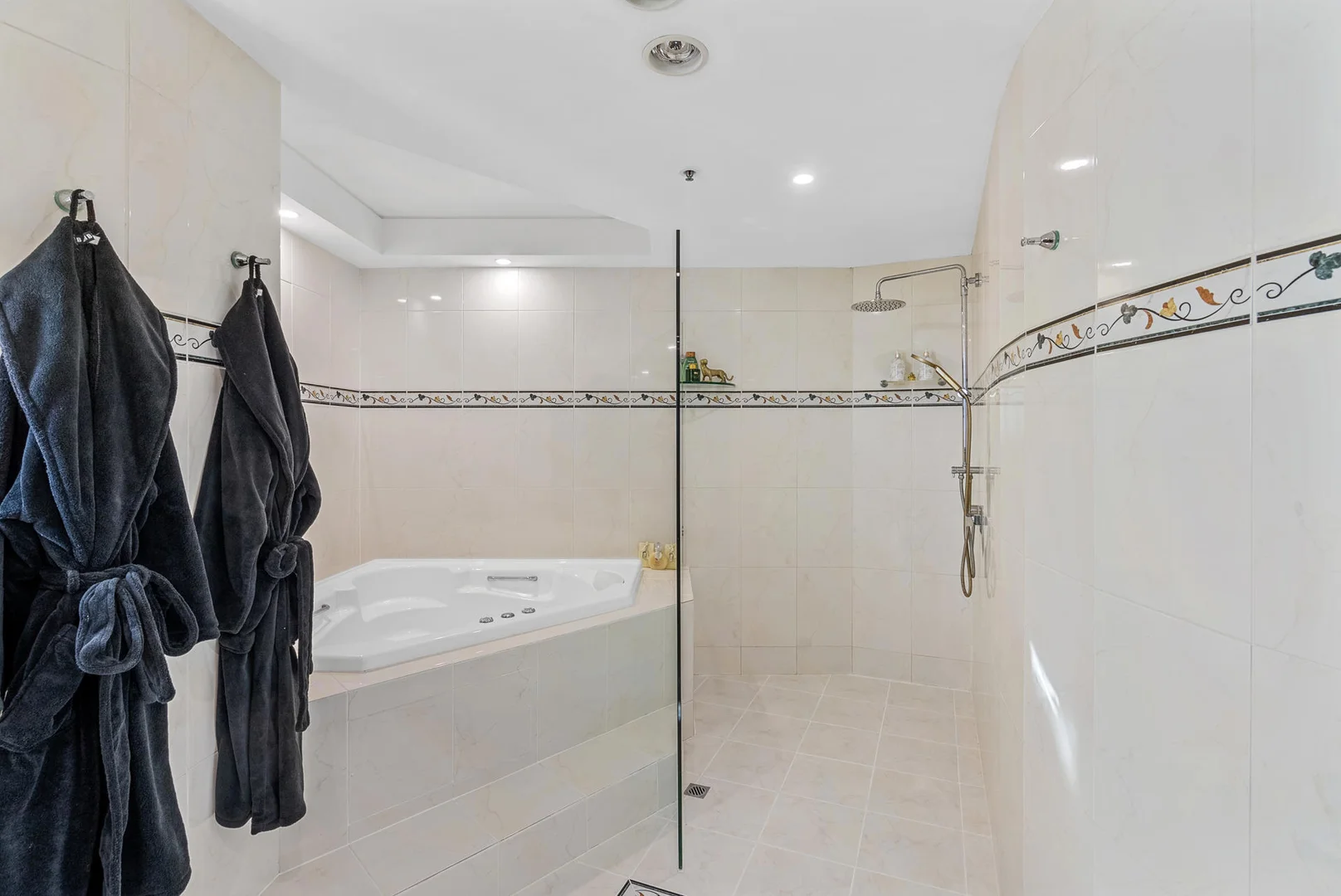 Additional image 16 of A15-2/75 Brighton Parade, Southport QLD 4215