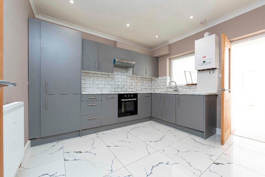 Additional image 5 of 2 bed terraced house to rentPritchard Street, Treharris CF46