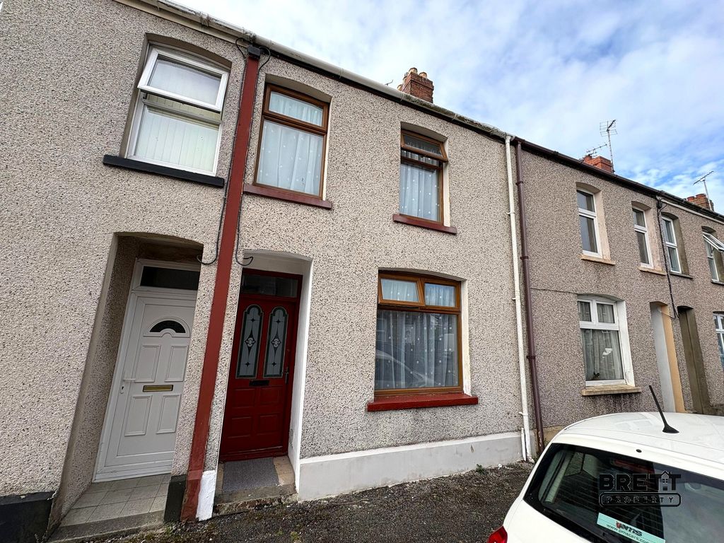 3 bed terraced house to rent4 Warwick Road, Milford Haven, Pembrokeshire. SA73