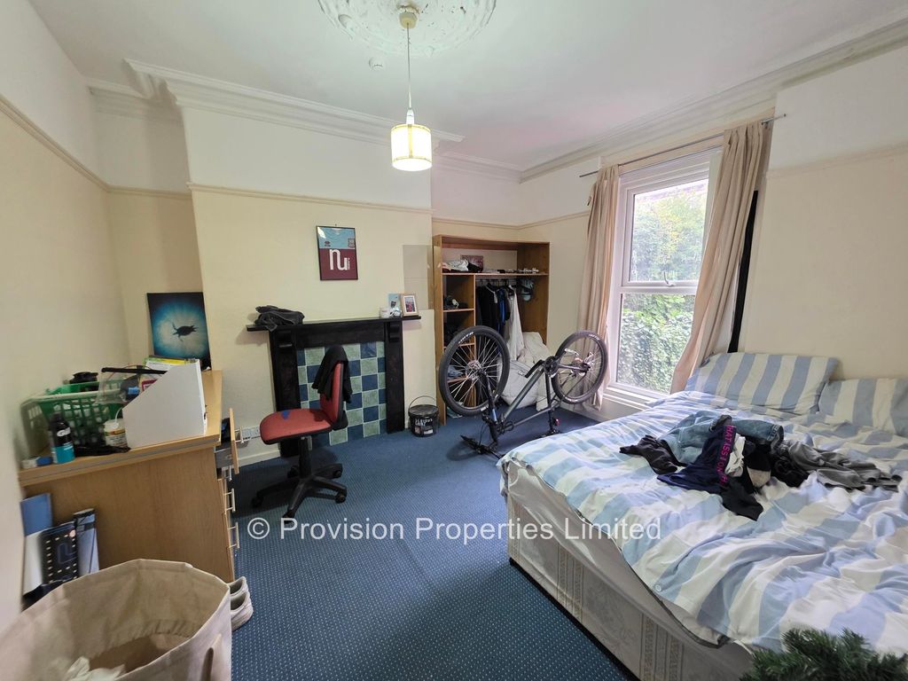 Additional image 6 of 8 bed terraced house to rentAsh Grove, Hyde Park, Leeds LS6