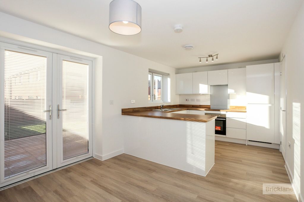 Additional image 2 of 4 bed property to rentStonemason Way, Peterborough PE4