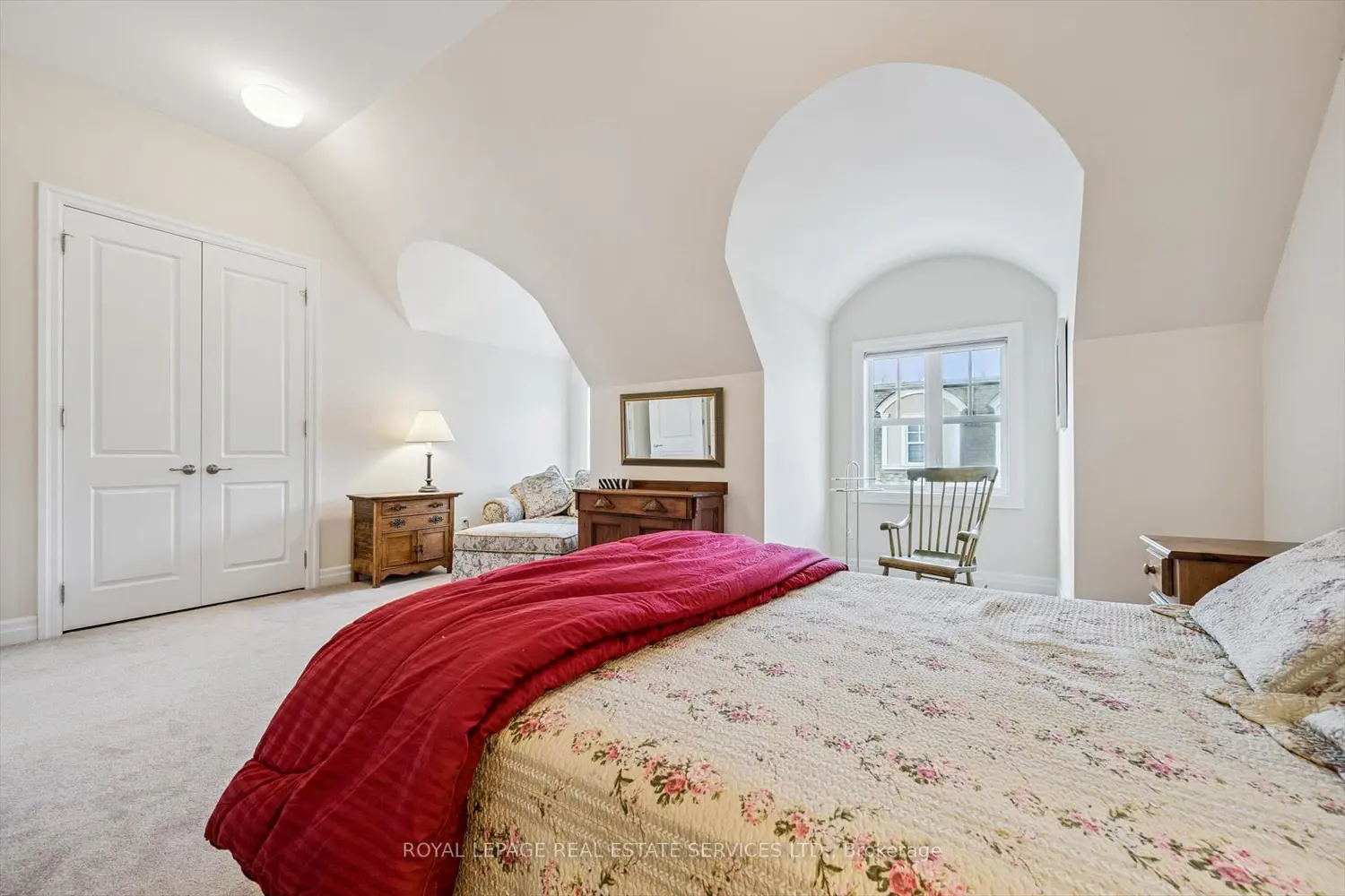 Additional image 18 of 2369 Ontario Street 26