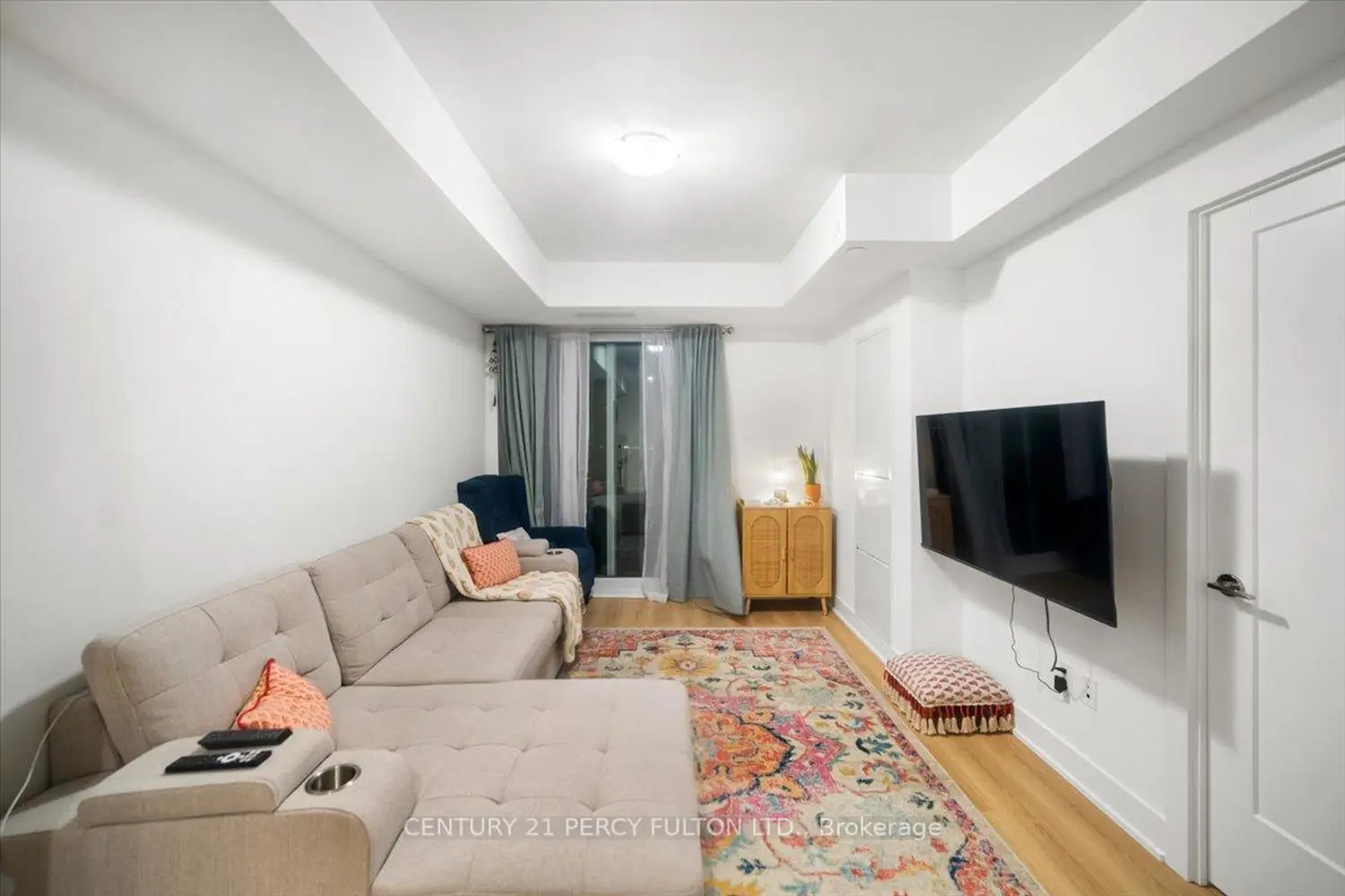 2545 Simcoe Street 2413 photo 4