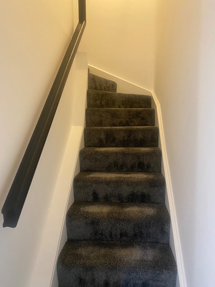 Additional image 2 of 3 Bed Flat, Room In, EH8, N1 7GU