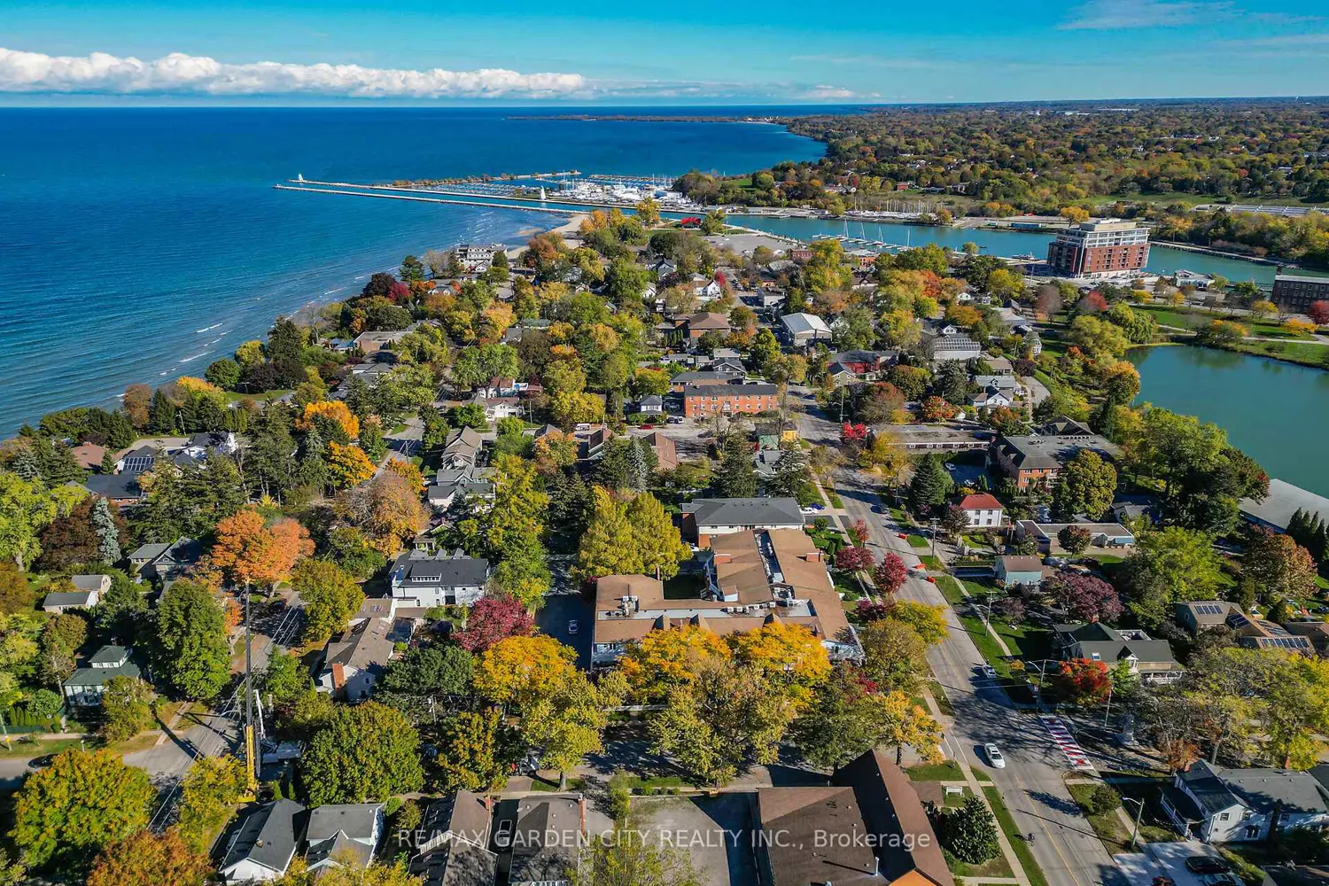 Additional image 18 of 70 Main Street 201