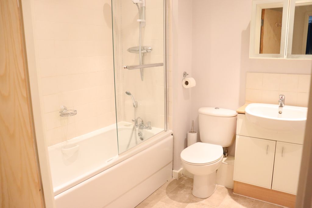 Additional image 8 of 1 bed flat to rentProspect Place, Hipley Street, Woking GU21