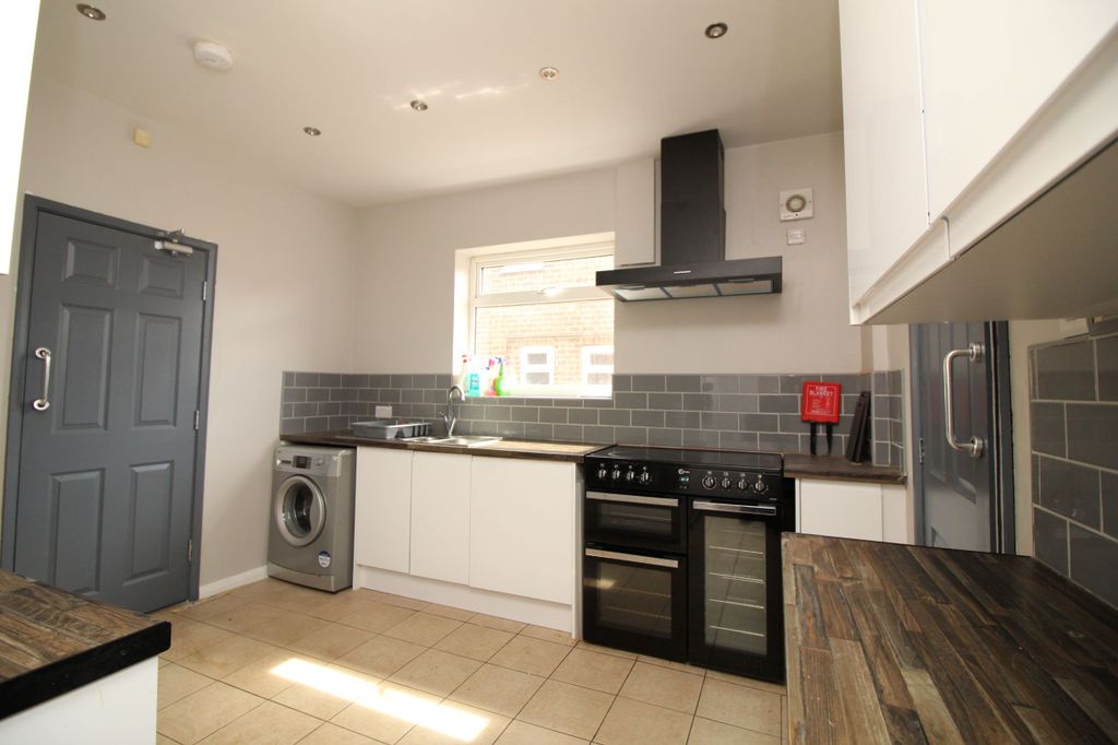 Additional image 2 of Room to rentNewborn Avenue, Scunthorpe DN15