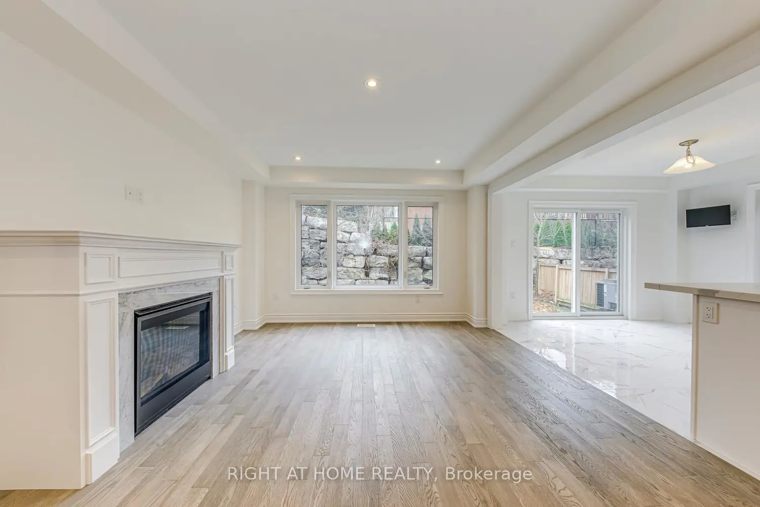 Additional image 3 of 2581 Islington Avenue