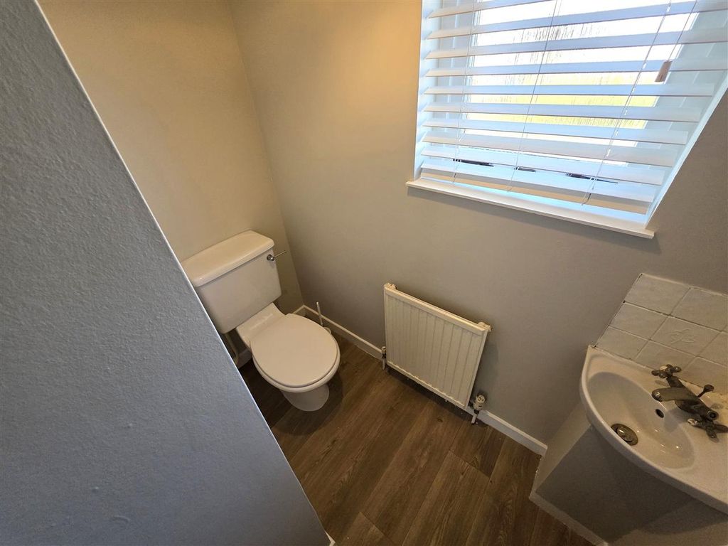 Additional image 6 of 3 bed detached house to rentTroon Place, Newton Mearns, Glasgow G77