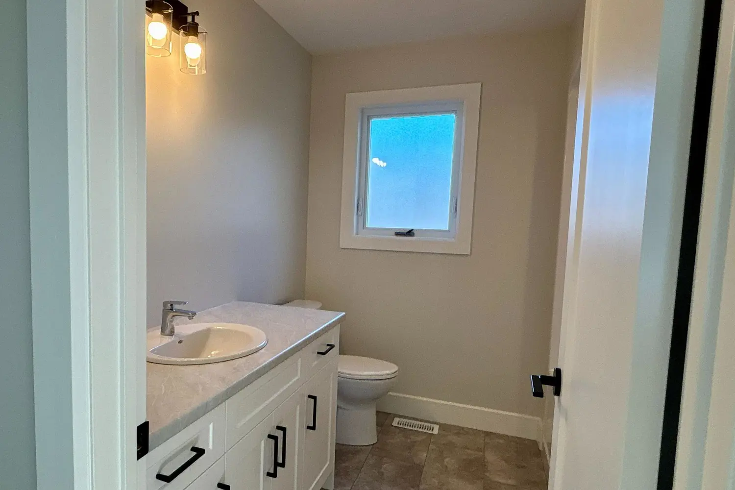 Additional image 9 of 41 Cash Crescent