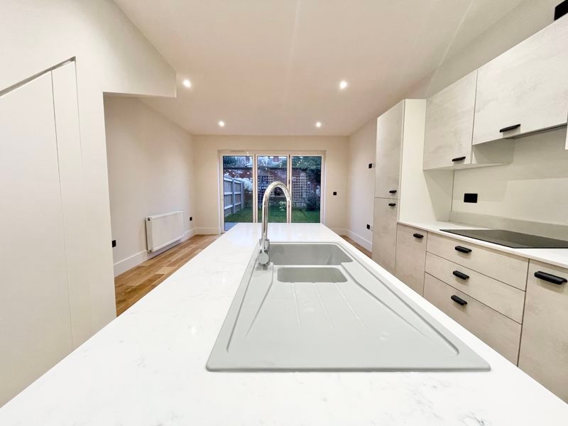 Additional image 4 of 4 bed semi-detached house to rentThe Curve, Welholme Avenue, Grimsby DN32