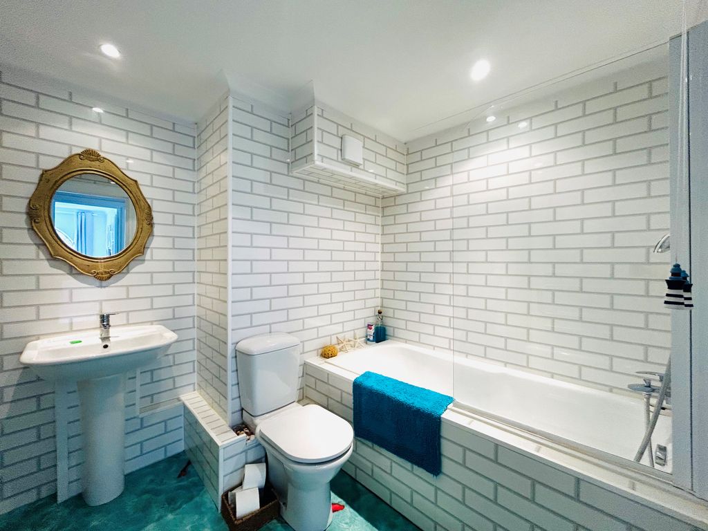 Additional image 8 of 2 bed flat to rentFedden Village, Bristol BS20