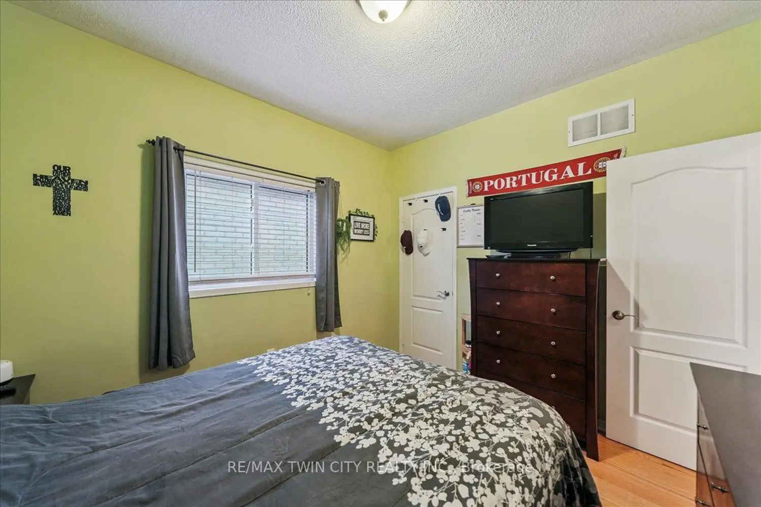 Additional image 6 of 52 Mistycreek Crescent