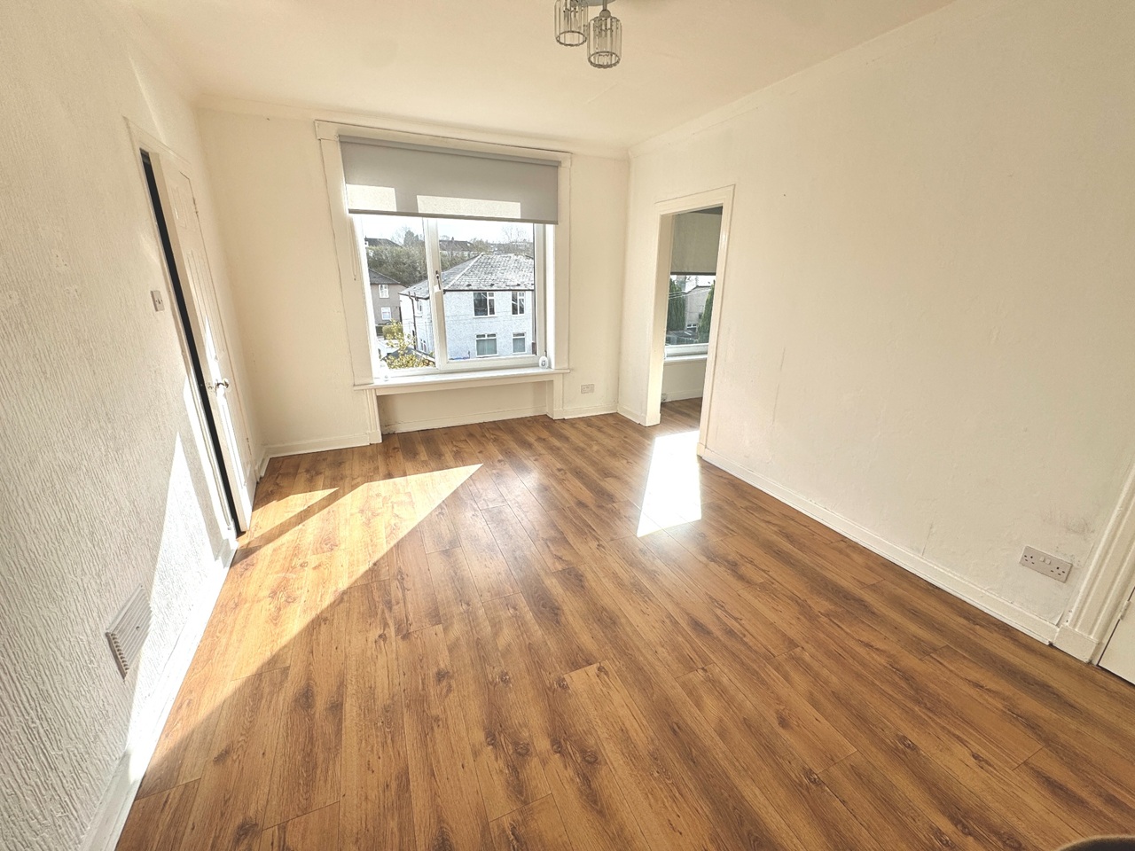 3 Bed Flat, Kingsbridge Crescent, G44, N1 7GU