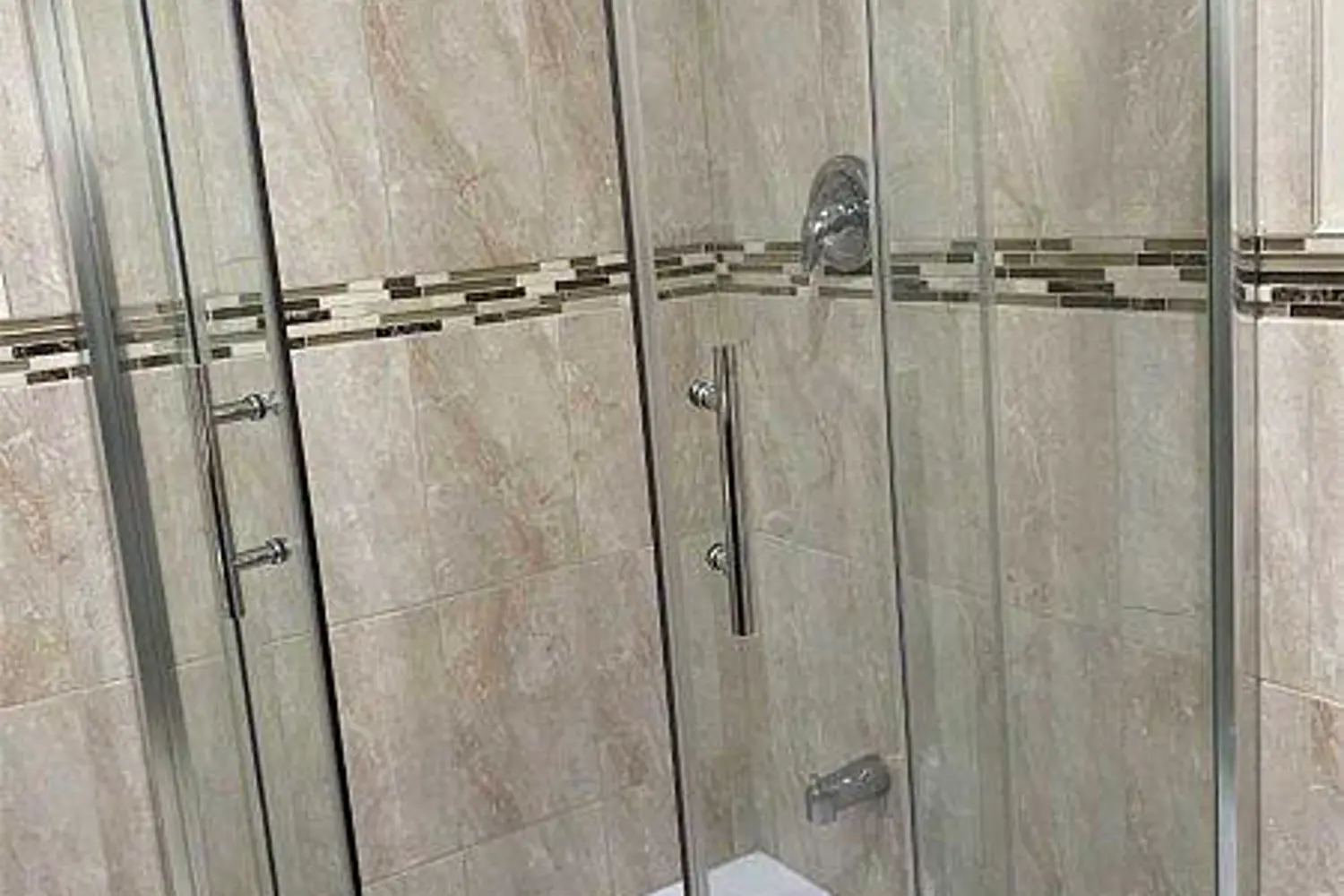 Additional image 17 of 3866 Thomas Street