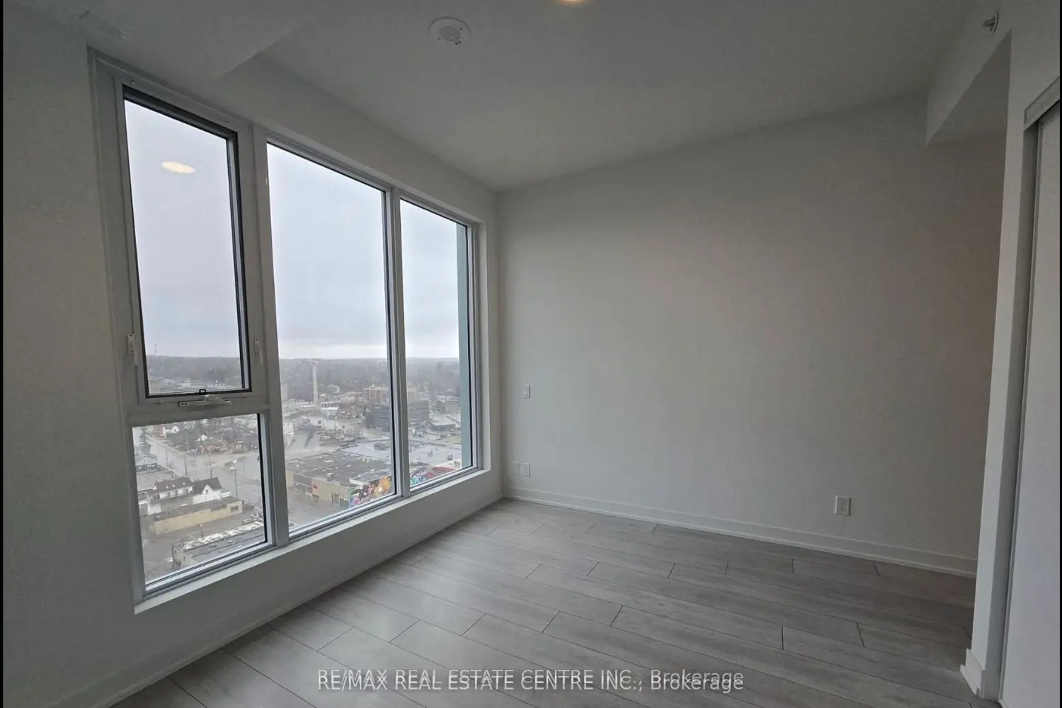 Additional image 9 of 39 Mary St Street 2001