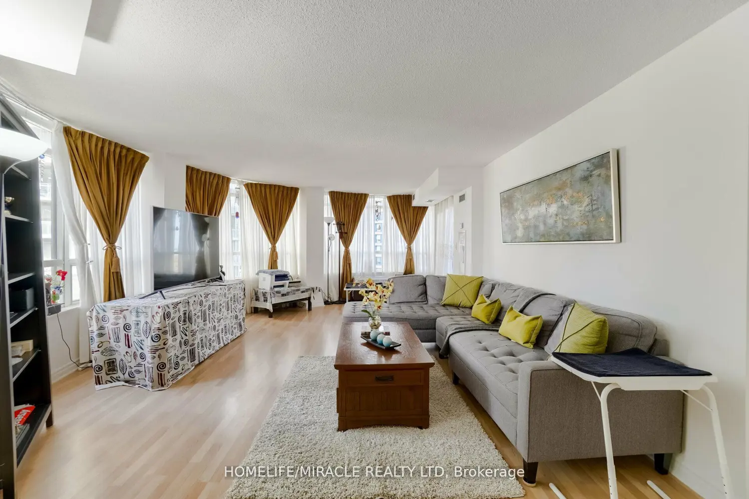 Additional image 3 of 3880 Duke Of York Boulevard 807