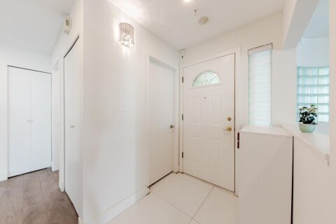 Additional image 8 of 208-7620 Columbia Street, Vancouver, BC, V5X 4S8