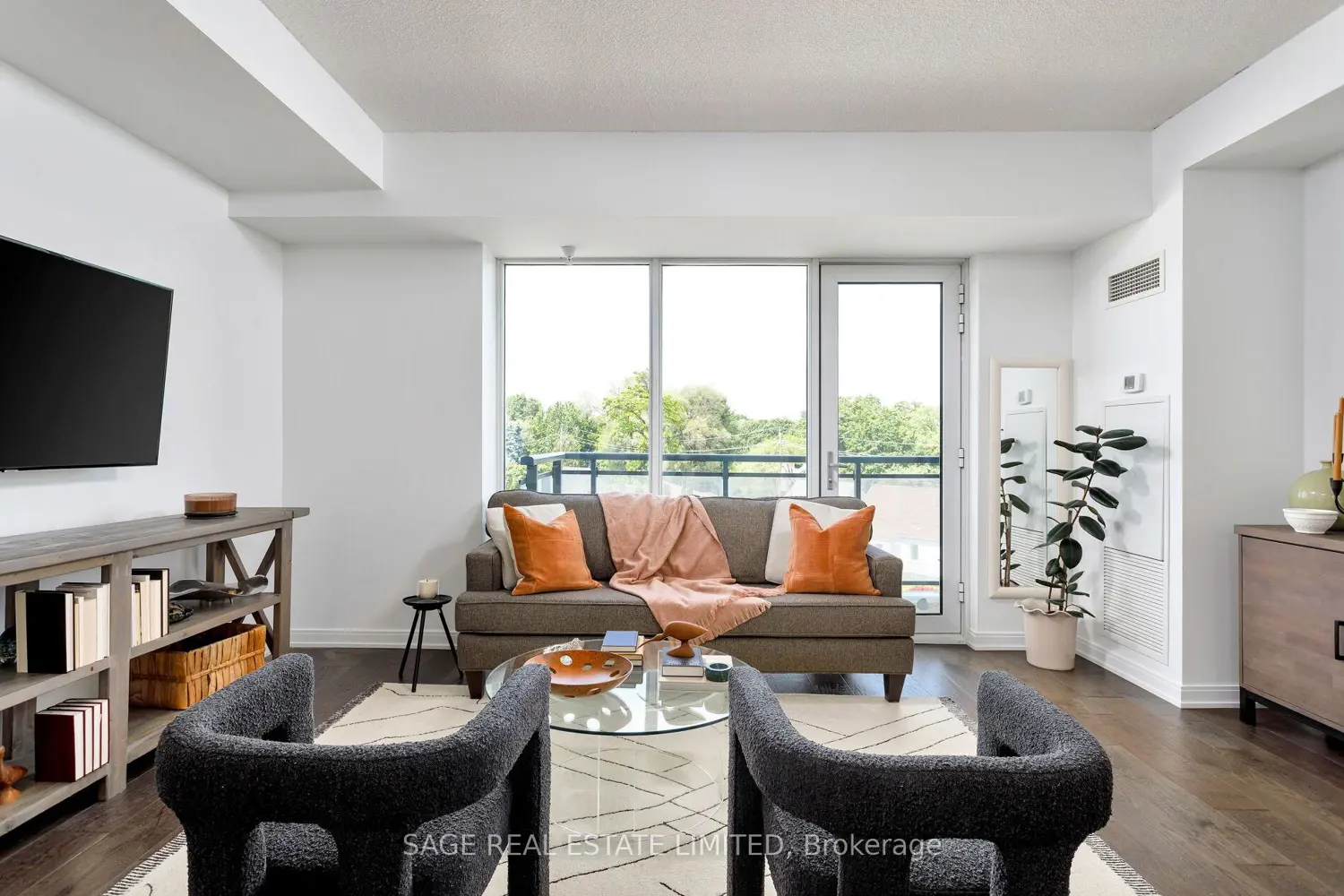 Additional image 10 of 760 The Queensway 401