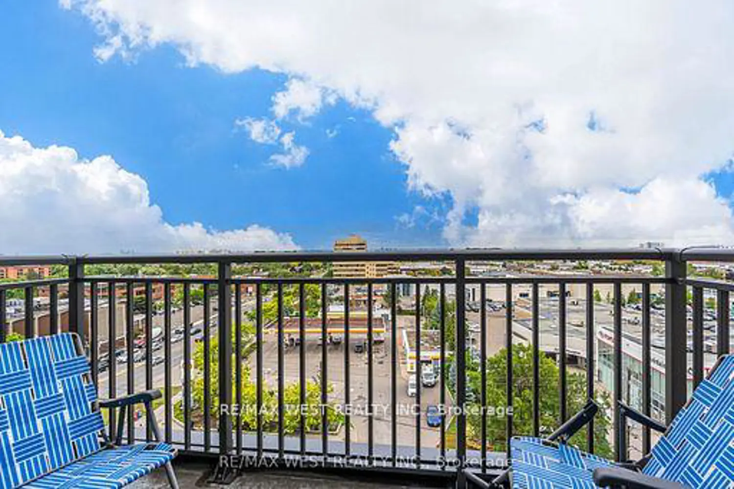 Additional image 7 of 830 Lawrence Avenue 830
