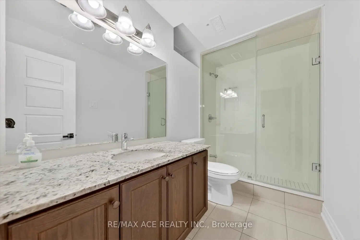 Additional image 19 of 113 Jinnah Avenue