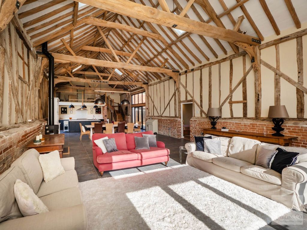 4 bed barn conversion to rentAttleborough Road, Old Buckenham NR17 photo 2