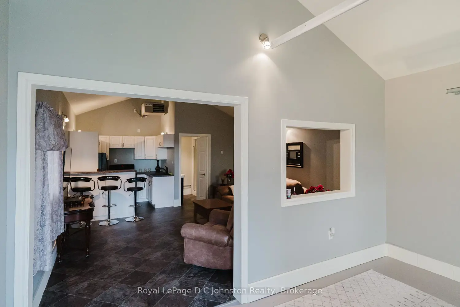 Additional image 11 of 496 Spence Street