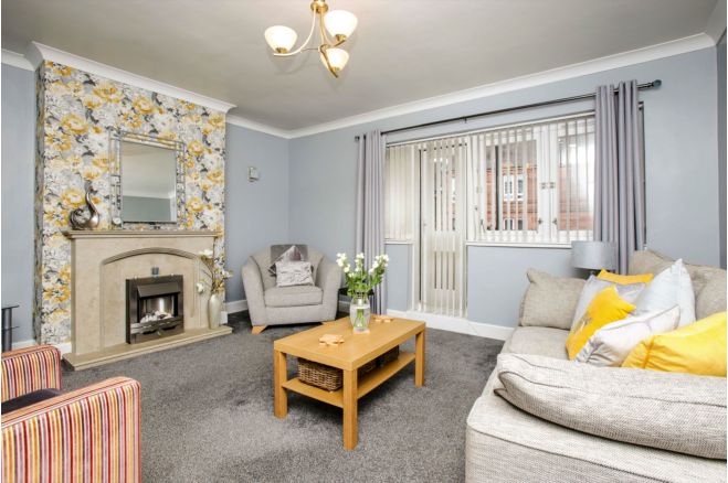 3 Bed Flat, Thornwood Place, G11, N1 7GU