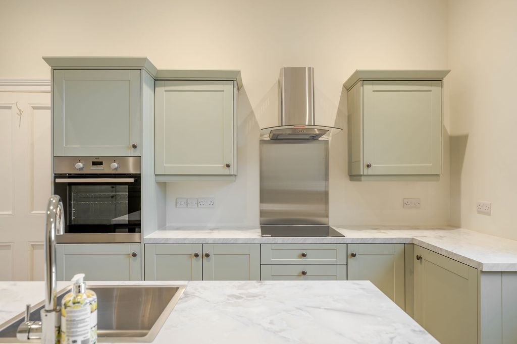 Additional image 5 of 4 bed flat to rentSt. Marys Avenue, Harrogate HG2