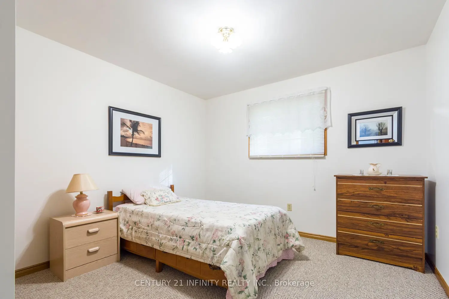 Additional image 12 of 37 Riverside Drive