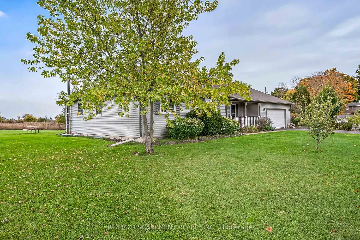 Additional image 4 of 2905 South Grimsby Road 6