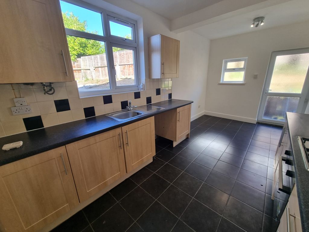 Additional image 7 of 3 bed semi-detached house to rentBraunstone Avenue, Leicester LE3