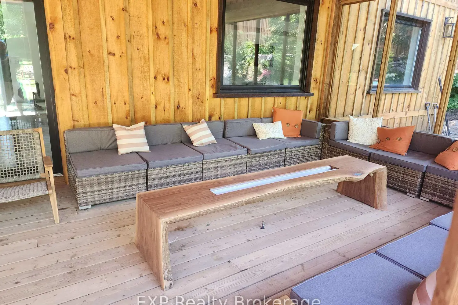 Additional image 4 of 2019 Dundas Street