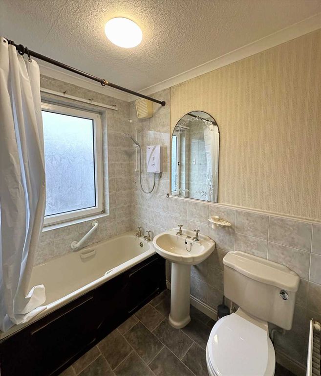 Additional image 13 of 3 bed semi-detached house to rentNewland Drive, Scunthorpe DN15