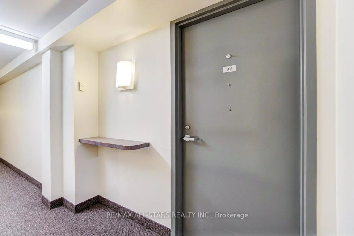 Additional image 2 of 8 Huron Street 303