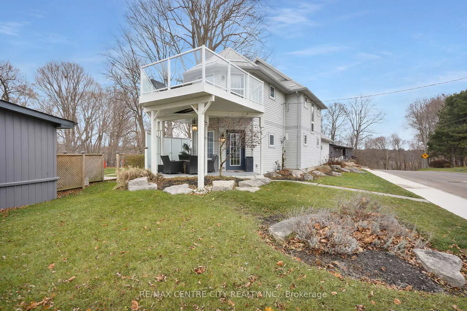 379 Front Street