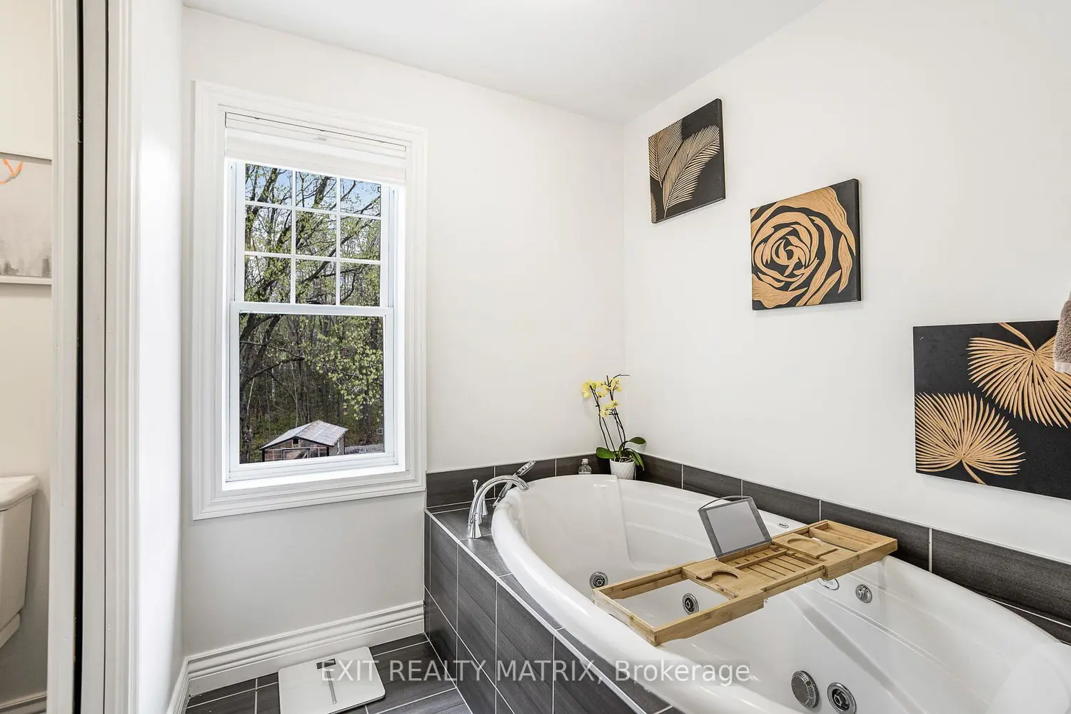 Additional image 12 of 64 Radstock Lane 5