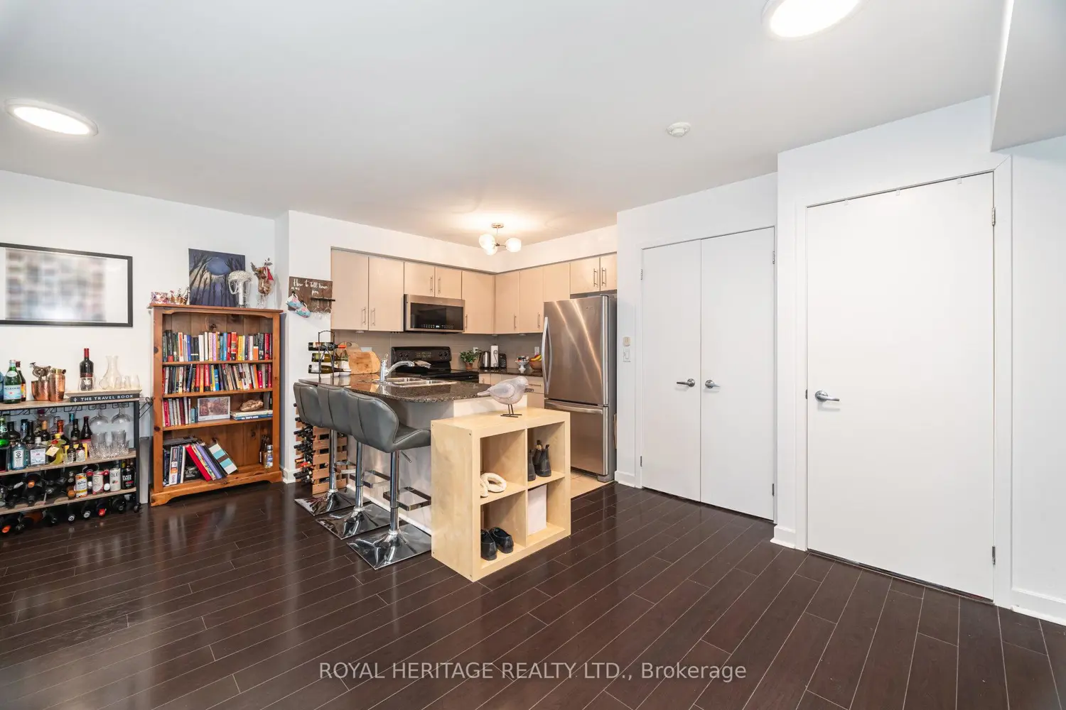 Additional image 8 of 12 Yonge Street 611