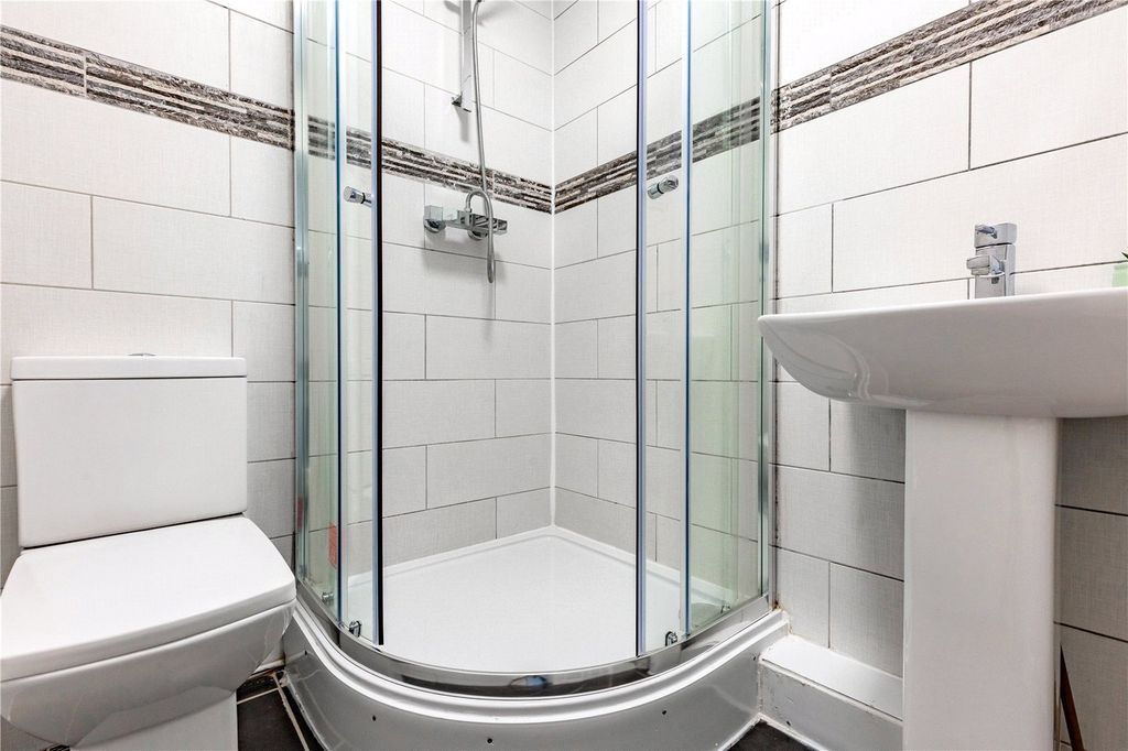 Additional image 17 of 6 bed semi-detached house to rentHelmdon Crescent, Northampton NN2