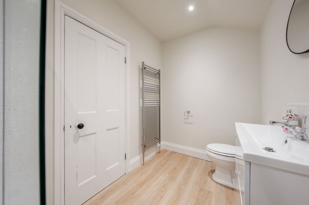 Additional image 10 of 4 bed flat to rentSt. Marys Avenue, Harrogate HG2